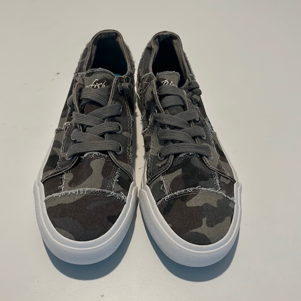 Size 8 Camo Sneakers NWOT
